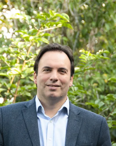 Simon Clark